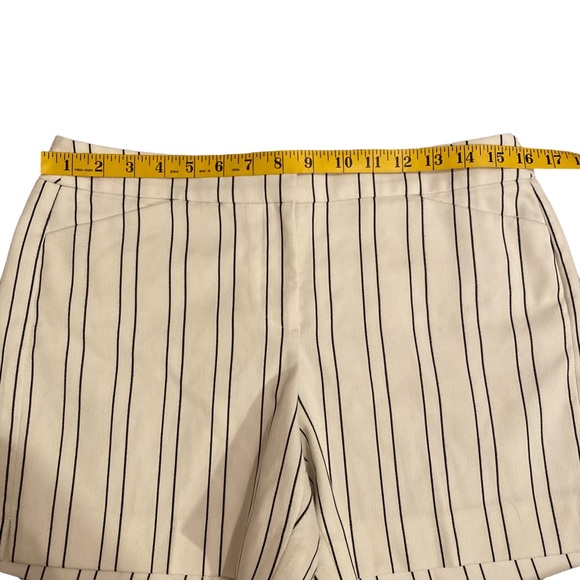 WHITE HOUSE BLACK MARKET | BLACK & WHITE STRIPED SHORTS SZ 6 - Picture 4 of 11